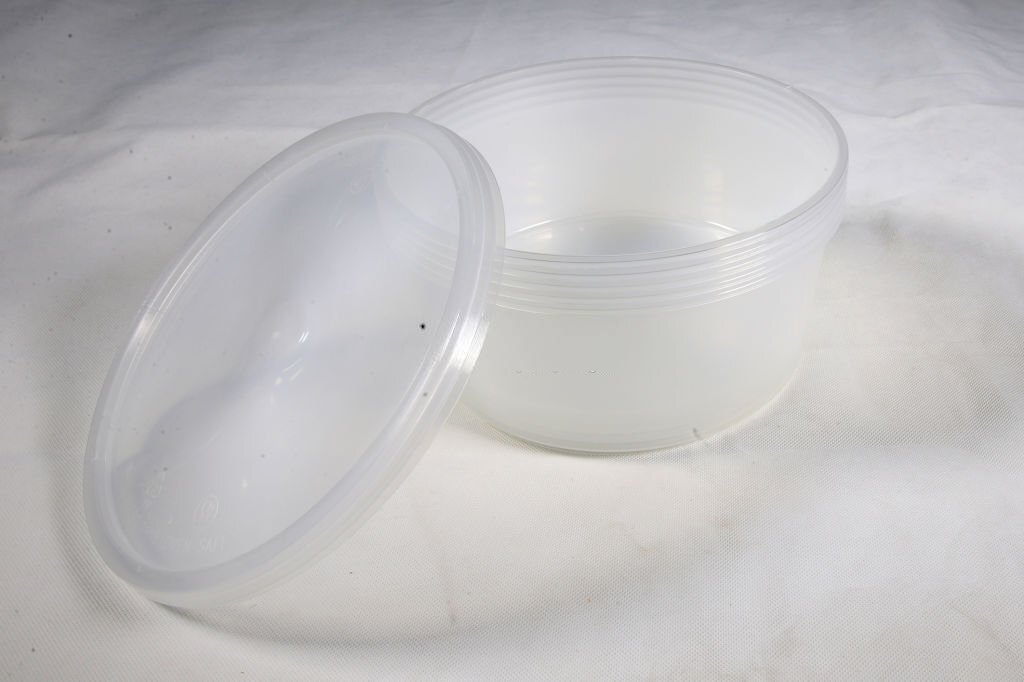 deli containers with lids